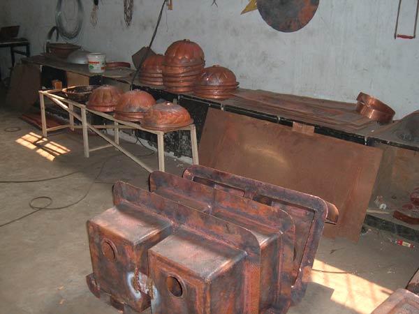 Mexican style hand hammered and handcraft copper farmhouse sinks, copper kitchen sinks, copper bathroom sinks, copper hammered sinks, copper bar sinks